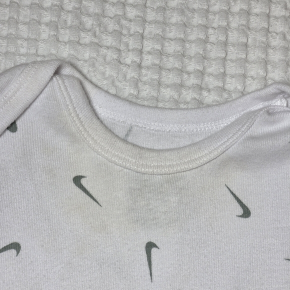 Nike Baby Onesies Bundle (5) - Picture 8 of 10